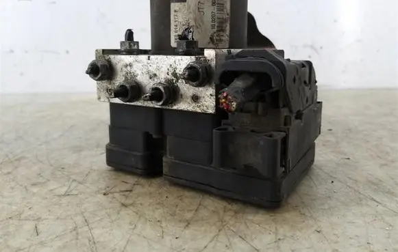 Skoda Octavia Mk2 (1Z) ABS Pump 1K0614117F