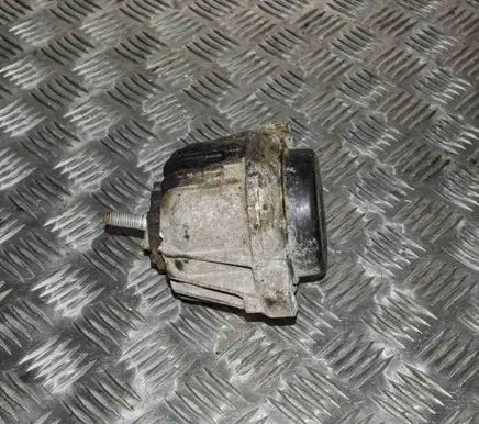 BMW 3 E90 E91 Engine mount bracket 13981112