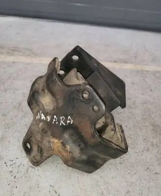 Nissan Navara D40 Engine mount bracket 11220