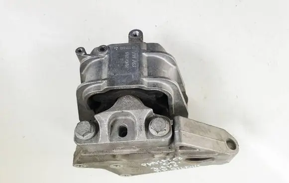 Engine mounting bracket