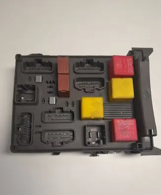 Renault Espace - Grand espace IV Fuse module 8200004201E 8200283812 518832001