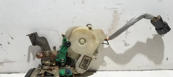 KIA Sorento Front door lock