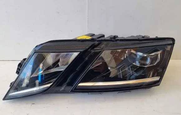 Skoda Octavia Mk3 (5E) Headlight/headlamp 5E1941015
