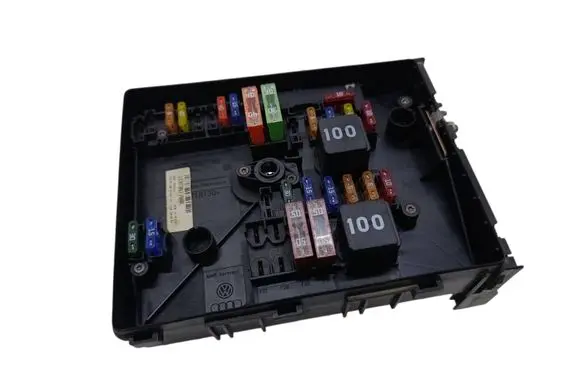 Skoda Octavia Mk2 (1Z) Fuse module 1K0937125D
