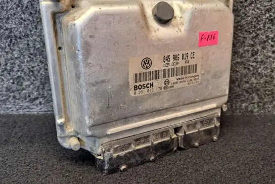 Skoda Fabia Mk2 (5J) Engine control unit/module 045906019CE