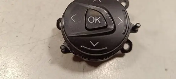 Steering wheel buttons/switches
