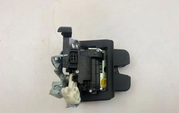 Audi Q2 - Tailgate/trunk/boot lock/catch/latch 81A827505 120117170643