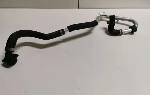 Engine coolant pipe/hose