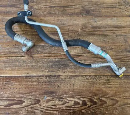 BMW 3 E90 E91 Air conditioning (A/C) pipe/hose 6951637 64536951637