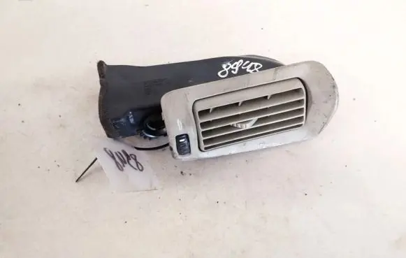 Volvo XC90 Dash center air vent grill 8663486
