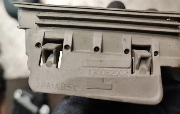 Volvo S80 Dash center air vent grill 130082002