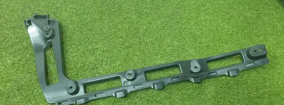 Ford Focus Fender mounting bracket BM51N40250A