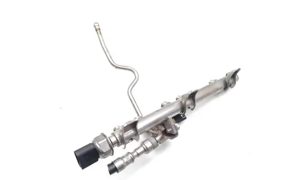 BMW 1 E82 E88 Fuel main line pipe 