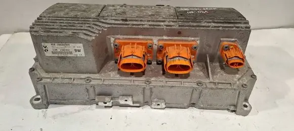 Voltage converter inverter