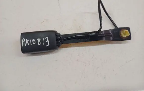 Suzuki Swift I Front seatbelt buckle BB480