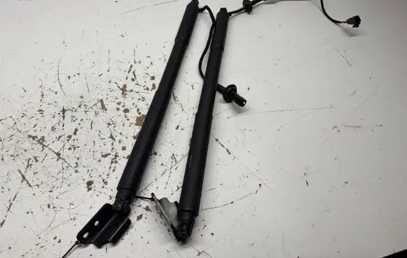 Volvo XC60 Tailgate strut 