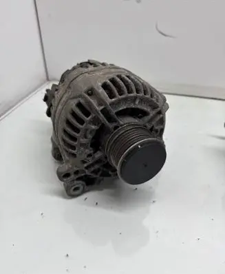 Volkswagen Sharan Generator/alternator 028903028E