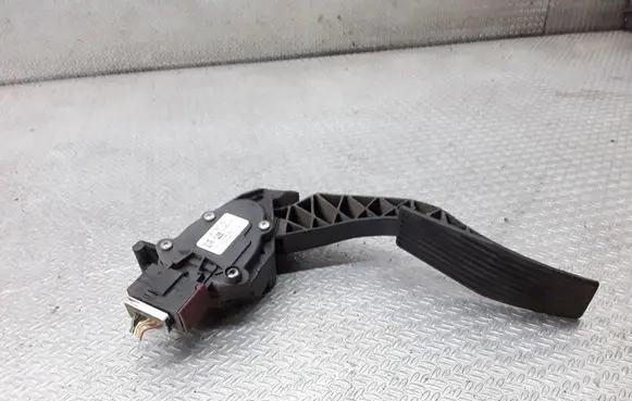Chevrolet Orlando Accelerator throttle pedal 13253781