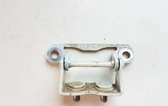 Subaru Crosstrek III Loading door upper hinge