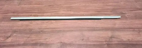 Front door glass trim molding