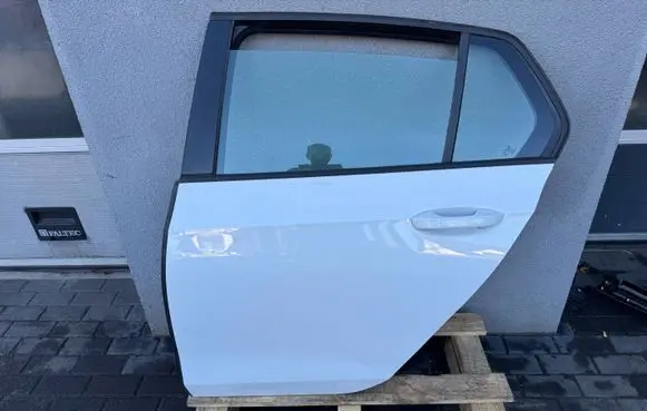 Volkswagen Golf VIII Rear door 