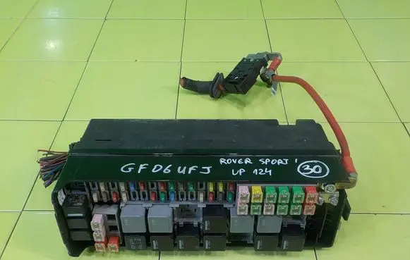Land Rover Range Rover Sport L320 Fuse box set BEZPIECZNIKOW UP124