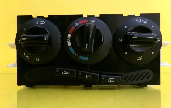 Mercedes-Benz A W168 Climate control unit 1688300485