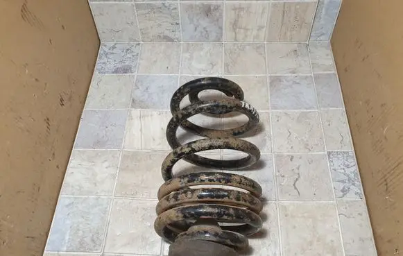 Renault Trafic II (X83) Rear coil spring