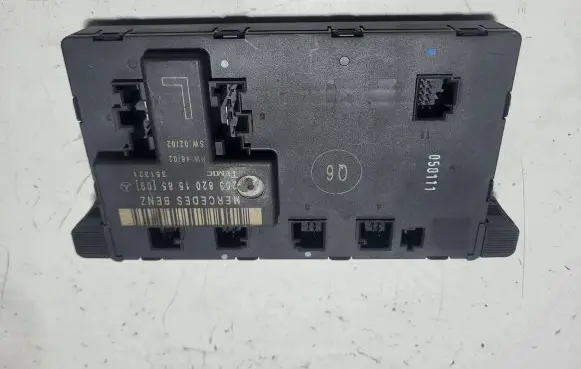 Mercedes-Benz C AMG W203 Door control unit/module 2038201585 351321