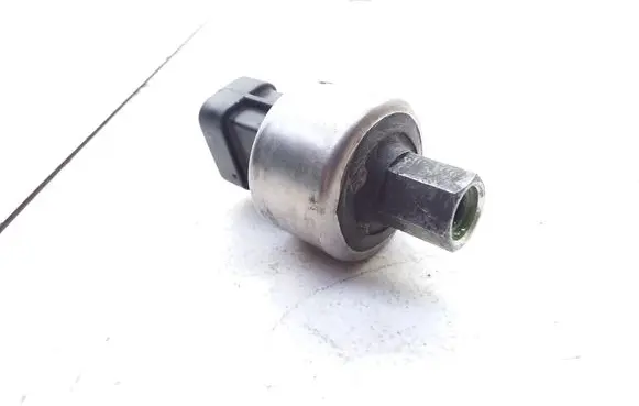Opel Omega B1 Air conditioning (A/C) pressure sensor 280447 90506752