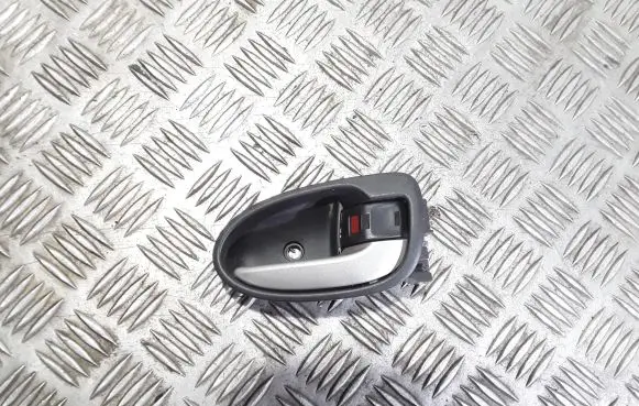 Toyota Yaris Front door interior handle 692050D90 692050D100