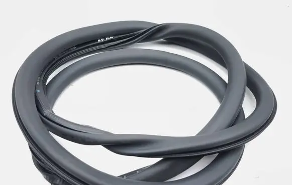 Peugeot 3008 III Front door rubber seal 9839764680