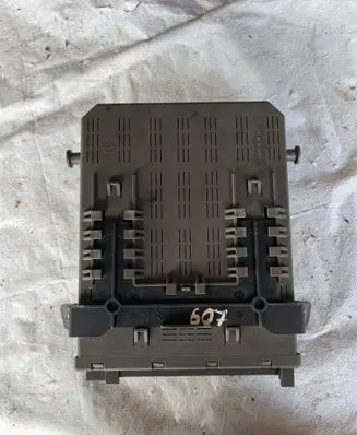 Peugeot 607 Fuse module 9641958680