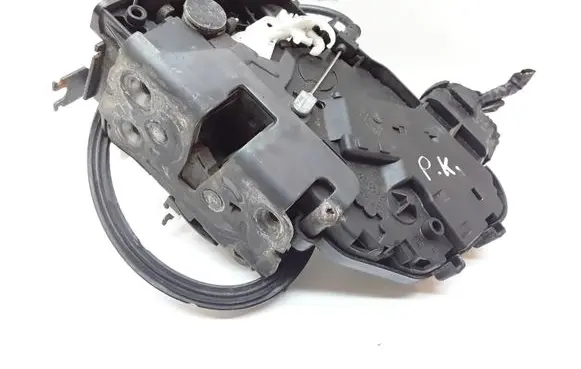 Volvo V50 Front door lock 30699787