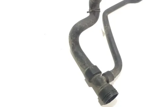 Volkswagen PASSAT B5 Engine coolant pipe/hose