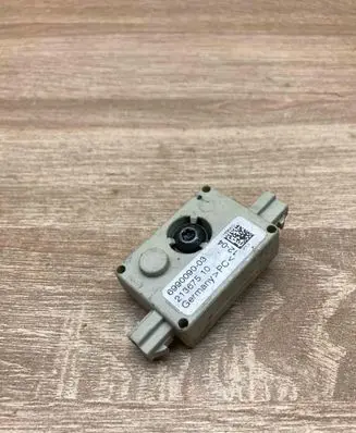 BMW X3 E83 Aerial antenna amplifier 6990090 21367510