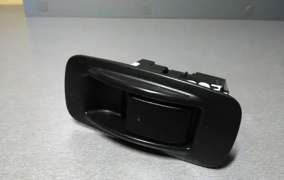 Toyota Corolla Verso AR10 Electric window control switch 848100F010 848010F030 54035228