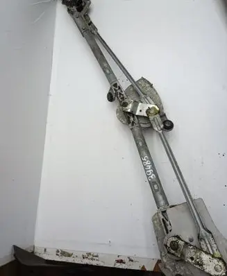 Nissan Tiida C11 Front wiper linkage 