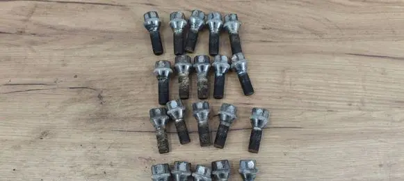 Volvo XC70 Nuts/bolts 