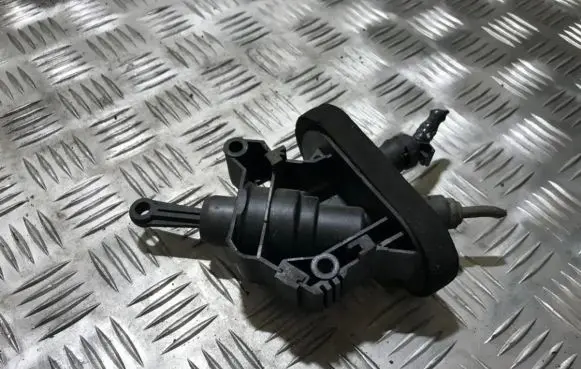 Clutch master cylinder