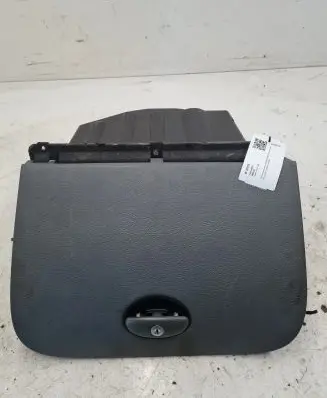 Citroen C5 Glove box