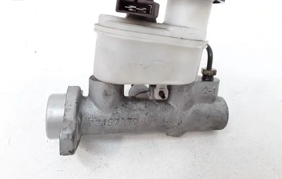 Nissan Almera N16 Master brake cylinder 22157879