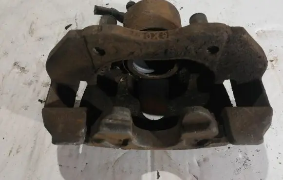 Mazda 3 I Front brake caliper