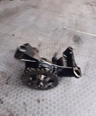 Audi A4 S4 B6 8E 8H Oil pump 06A115105