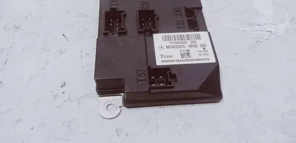 Mercedes-Benz CLS C219 Comfort/convenience module 2115453532