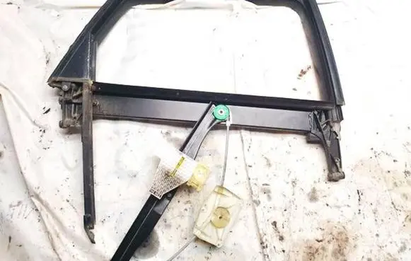 Audi A3 S3 8P Rear door window/glass frame 