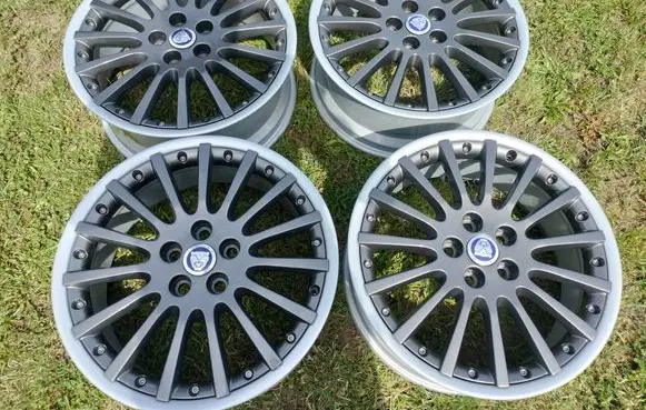 Jaguar XF X250 R18 alloy rim