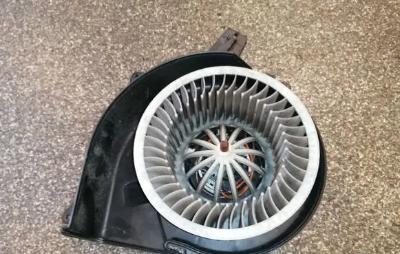 Volkswagen Fox Heater fan/blower 6Q1819015G
