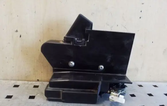 Dacia Sandero Rear door lock