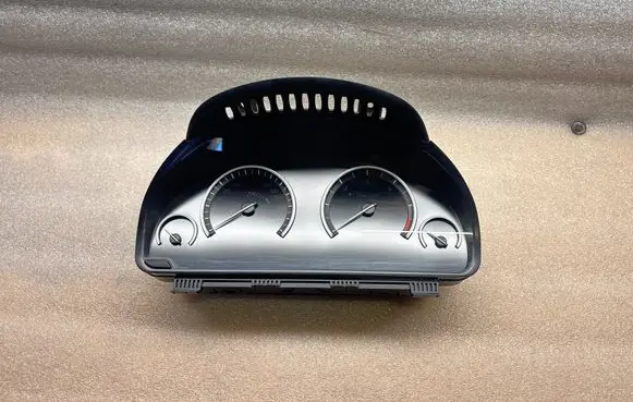 Speedometer (instrument cluster)